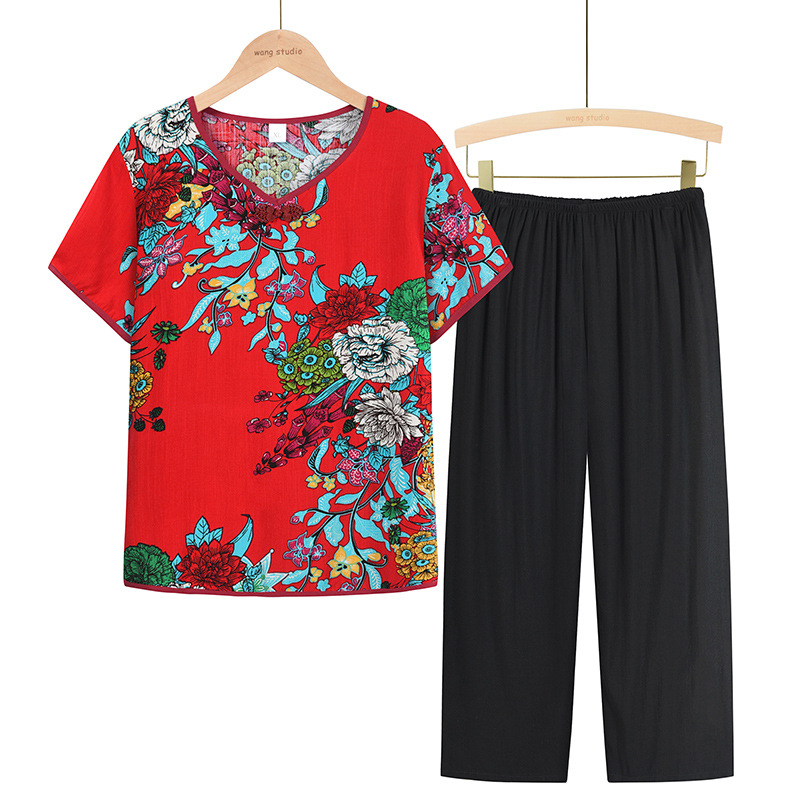 Mom's summer new plus-size women's set, short-sleeved T-shirt, loose cotton and linen top for middle-aged and elderly women's wear, two-piece set Application Scenario