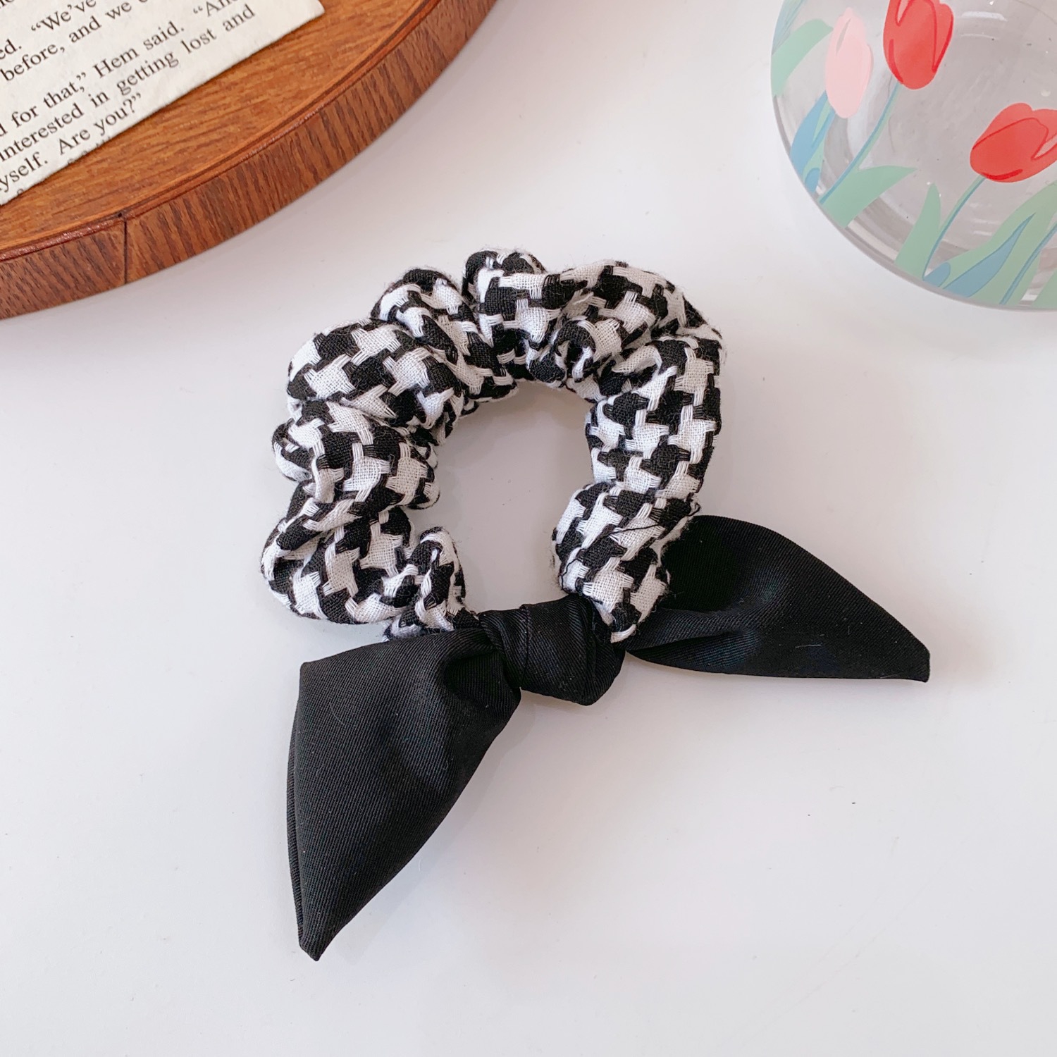 Fresh and trendy bow, large intestine hair tie, hair band, retro checkered, simple and elegant women's hair tie Item Picture