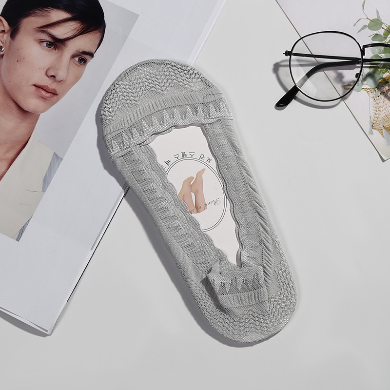 Fish-scale lace boat socks are light, soft, highly elastic, non-rubbing, invisible socks, fashionable, simple, comfortable and anti-slip lining Specification image