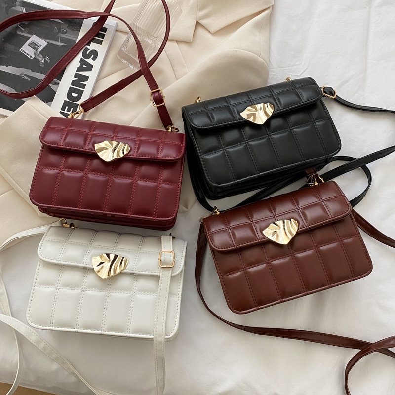 Spring 2021 new style women's bags: Fashionable diamond-shaped embroidered thread small square bag, Korean-style women's single-shoulder bag, crossbody women's bag Application Scenario