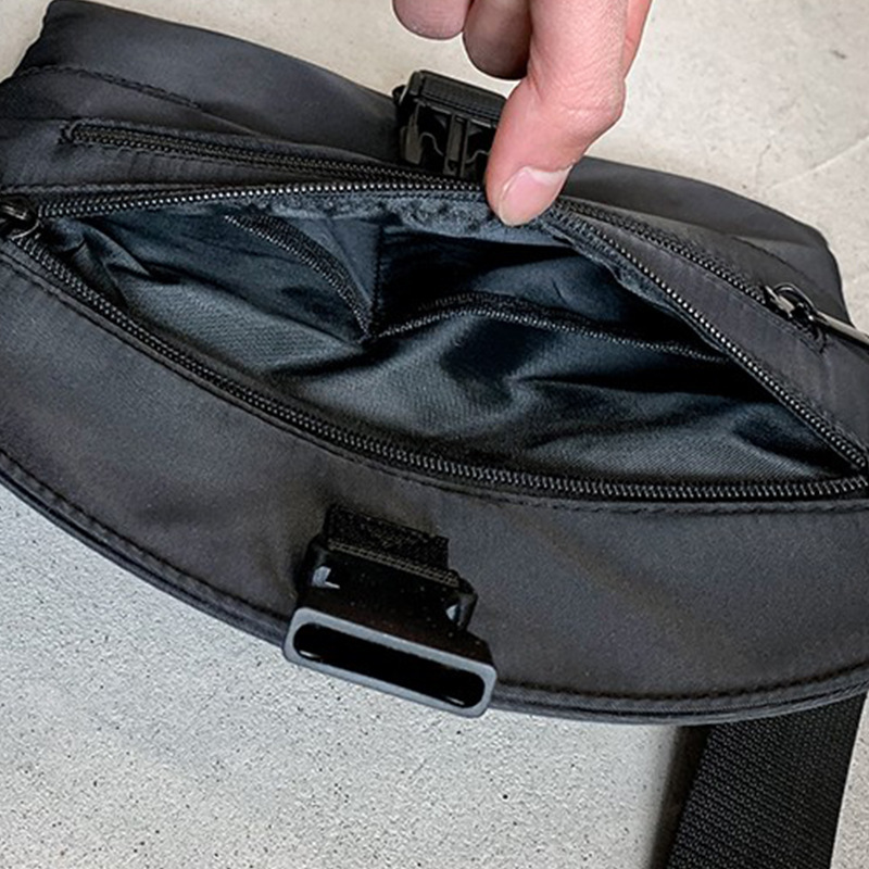 Single-shoulder bag, Instagram streetwear, crossbody small bag, men's and women's backpacks, trendy brand, disco chest bag, hip-hop student single-shoulder bag Application Scenario