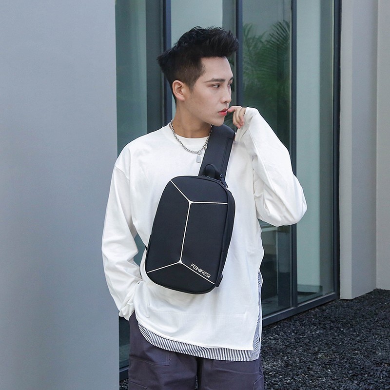 The 2021 new Korean style chest bag, casual bag, men's bag, shoulder bag, crossbody bag, men's bag Application Scenario