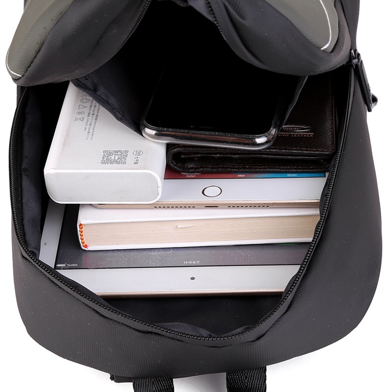 Cross-border men's chest bag, crossbody bag, trendy one-piece, personalized, water-resistant single-shoulder bag, outdoor usb chest bag Specification image