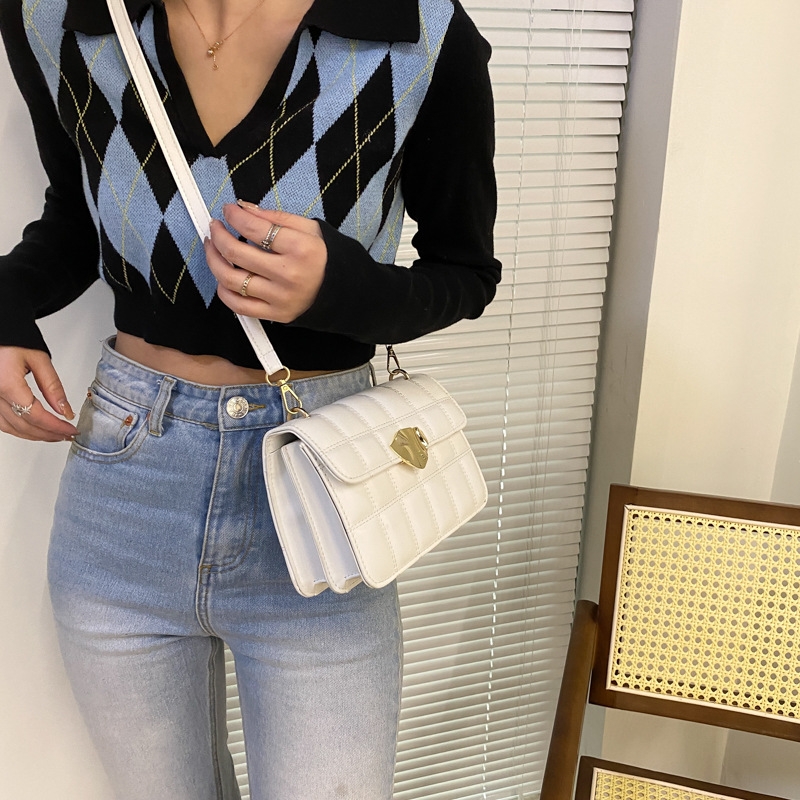 Spring 2021 new style women's bags: Fashionable diamond-shaped embroidered thread small square bag, Korean-style women's single-shoulder bag, crossbody women's bag details Picture