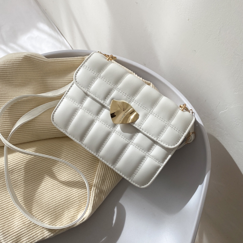 Spring 2021 new style women's bags: Fashionable diamond-shaped embroidered thread small square bag, Korean-style women's single-shoulder bag, crossbody women's bag