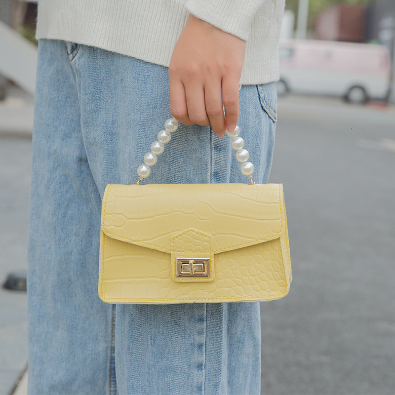 Women's bag 2021 new style crocodile pattern lock pearl hand-held chain small square bag Casual mobile phone small bag one-piece consignment details Picture