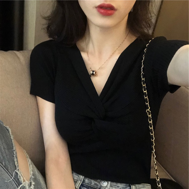 White T-shirt, women's short-sleeved, ins, stylish, cross-knotted V-neck, slimming, little trick, base layer top, 2021 summer trend Specification image