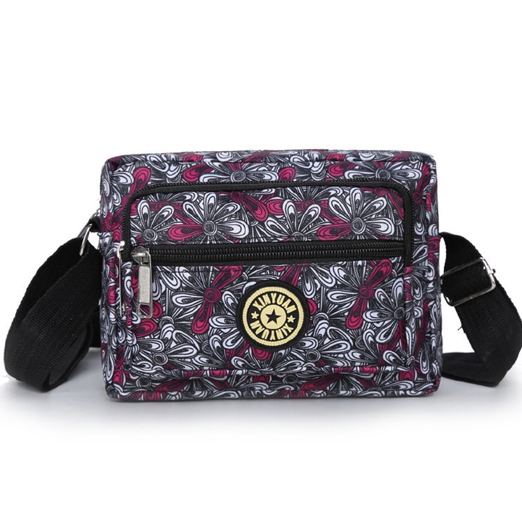 New single-shoulder floral fabric crossbody bag, Korean version nylon fabric multi-layer single-shoulder bag, women's casual small square bag Application Scenario
