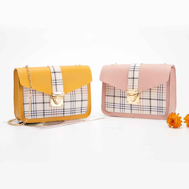 ladies hand bag 2021 New Style Checkered Contrasting Color Lock Chain Small Square Bag Gift Small bag details Picture