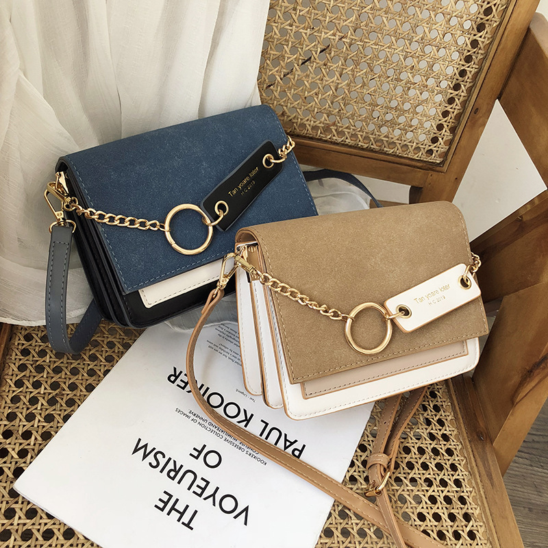 A 2022 new trendy Korean-style chain single-shoulder crossbody small square bag with a contrasting color, fashionable pu women's bag