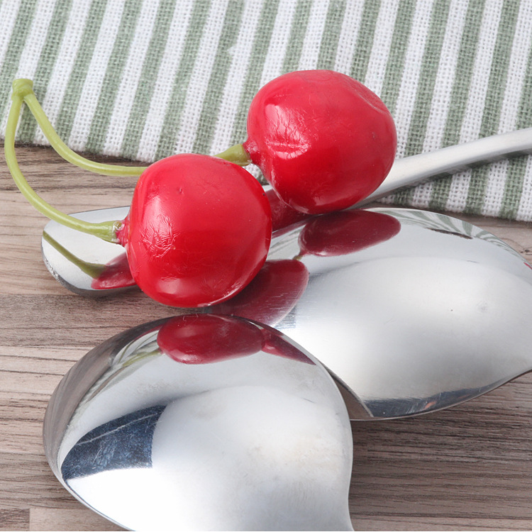 Factory wholesale 1010 series stainless steel oval spoons, soup spoons and tableware sets, customized stainless steel tableware Application Scenario