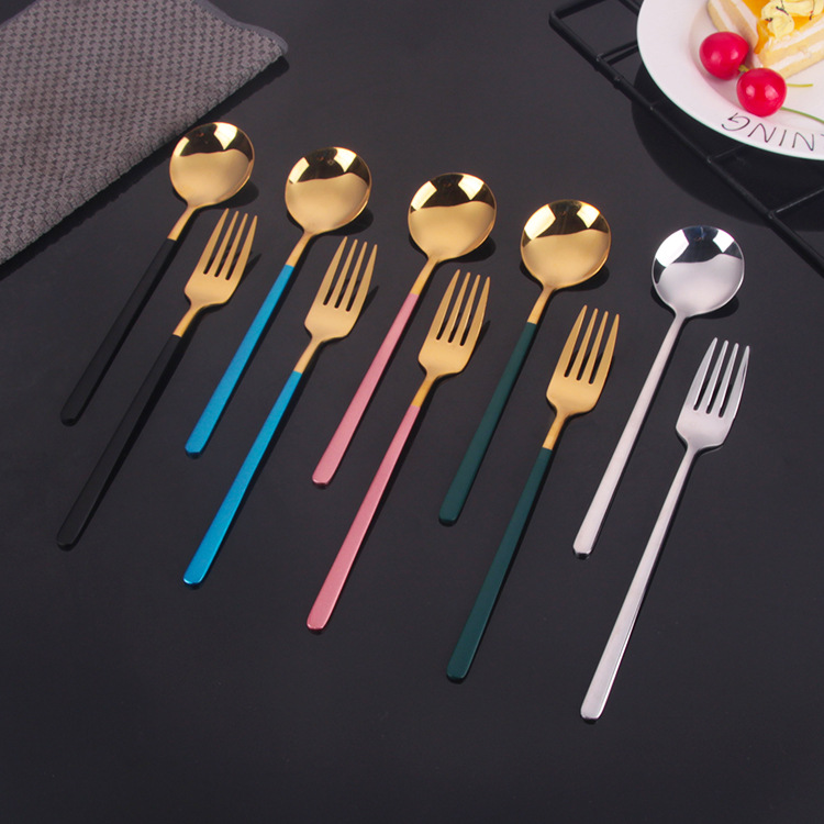 Factory wholesale creative flat-handled Portuguese stainless steel tableware, internet-famous gold-plated Korean-style spoon, fork and chopstick sets customized Application Scenario