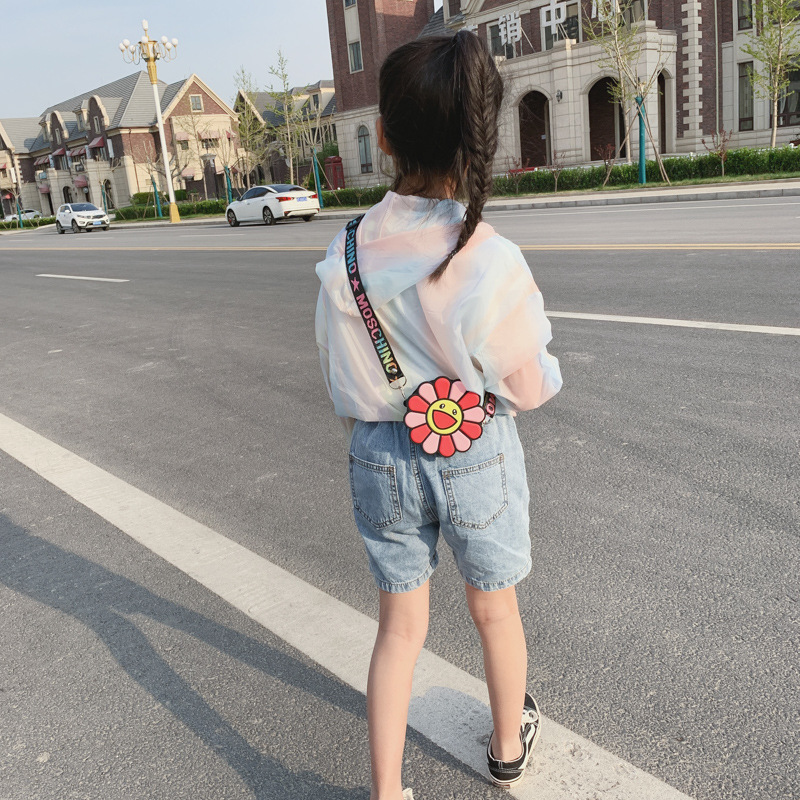 A versatile crossbody bag for girls, a cartoon and cute silicone flower bag, a single-shoulder bag for little girls, and a mini princess bag Specification image