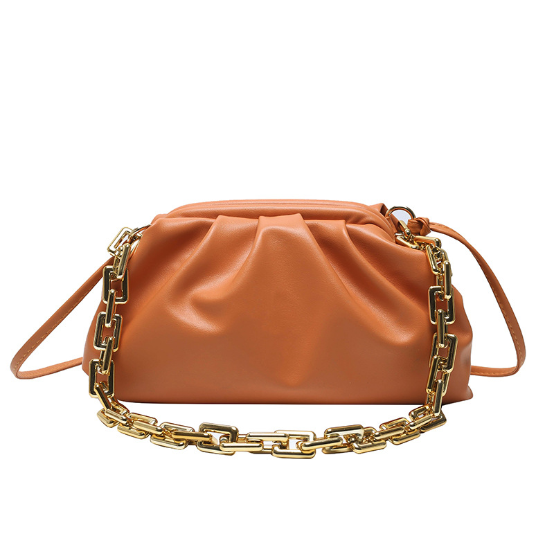 The new trendy and fashionable Instagram crossbody bag for women in the winter of 2021, the cloud bag under the armpits Item Picture