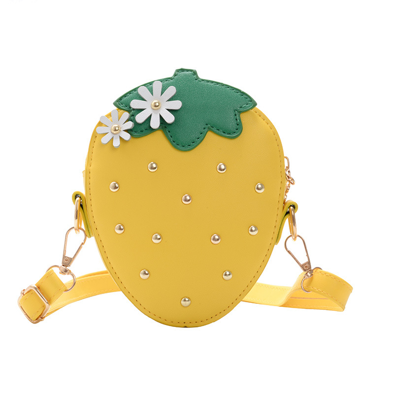 The source manufacturer of the 2021 summer new single-shoulder bag, cute strawberry mini crossbody bag, and trendy baby bags for boys and girls Item Picture