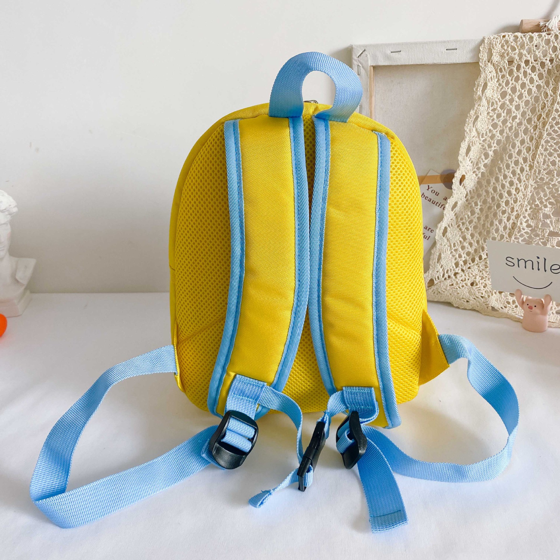 Lucky Little Pig's new student bag, children's astronaut backpack, kindergarten schoolbag, anti-wandering and cute children's bag Application Scenario