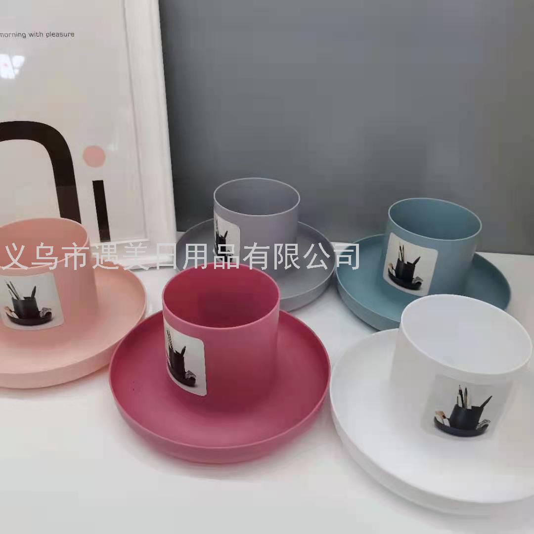 Creative Desktop Organizer Tray Pen holder Desktop Cosmetic Organizer box Makeup Brush Organizer bucket ins wind