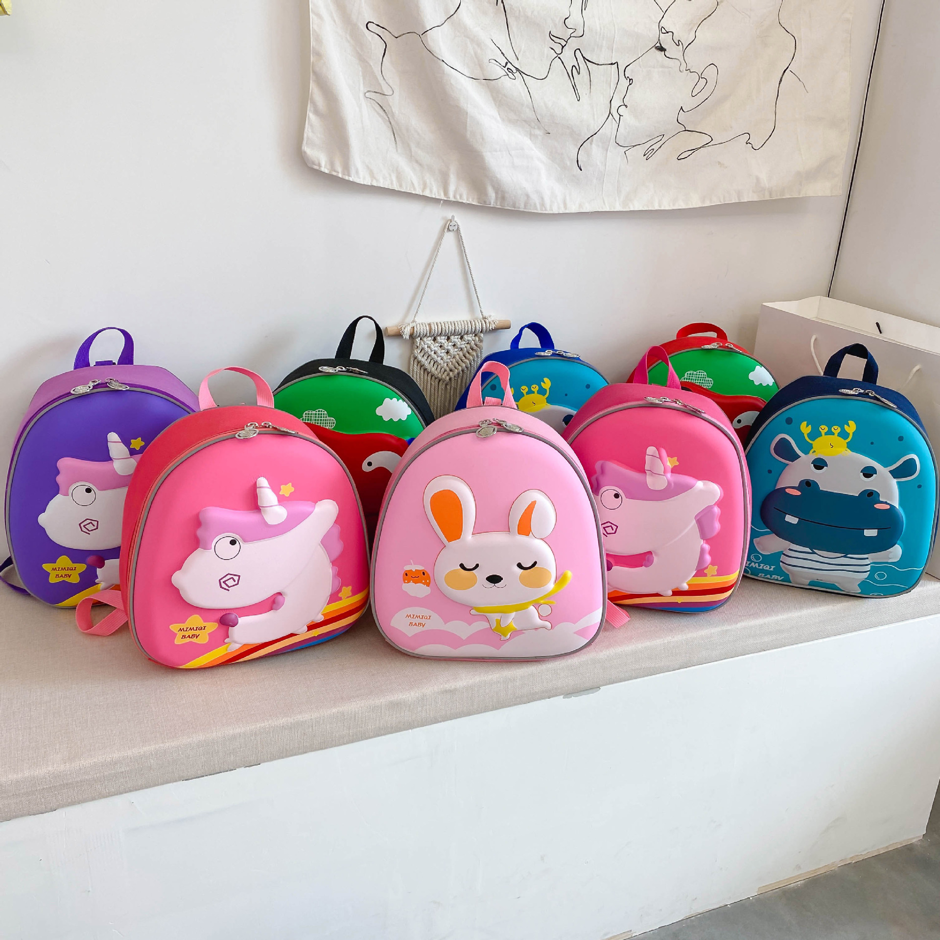Lucky Little Pig's new eggshell bag, student bag, children's backpack, kindergarten school bag, anti-wandering and cute children's bag