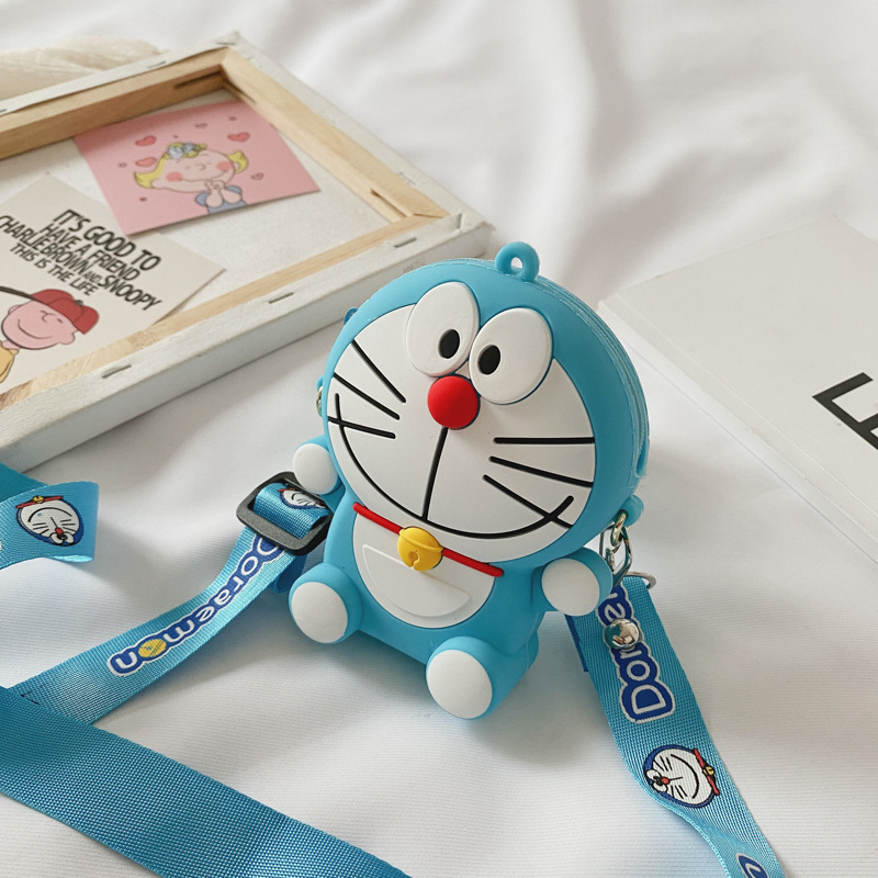 Silicone 2021 New Children's bags, fashionable cartoon KT cat shoulder bag, Girls' mini crossbody bag, Girls' coin purse Application Scenario