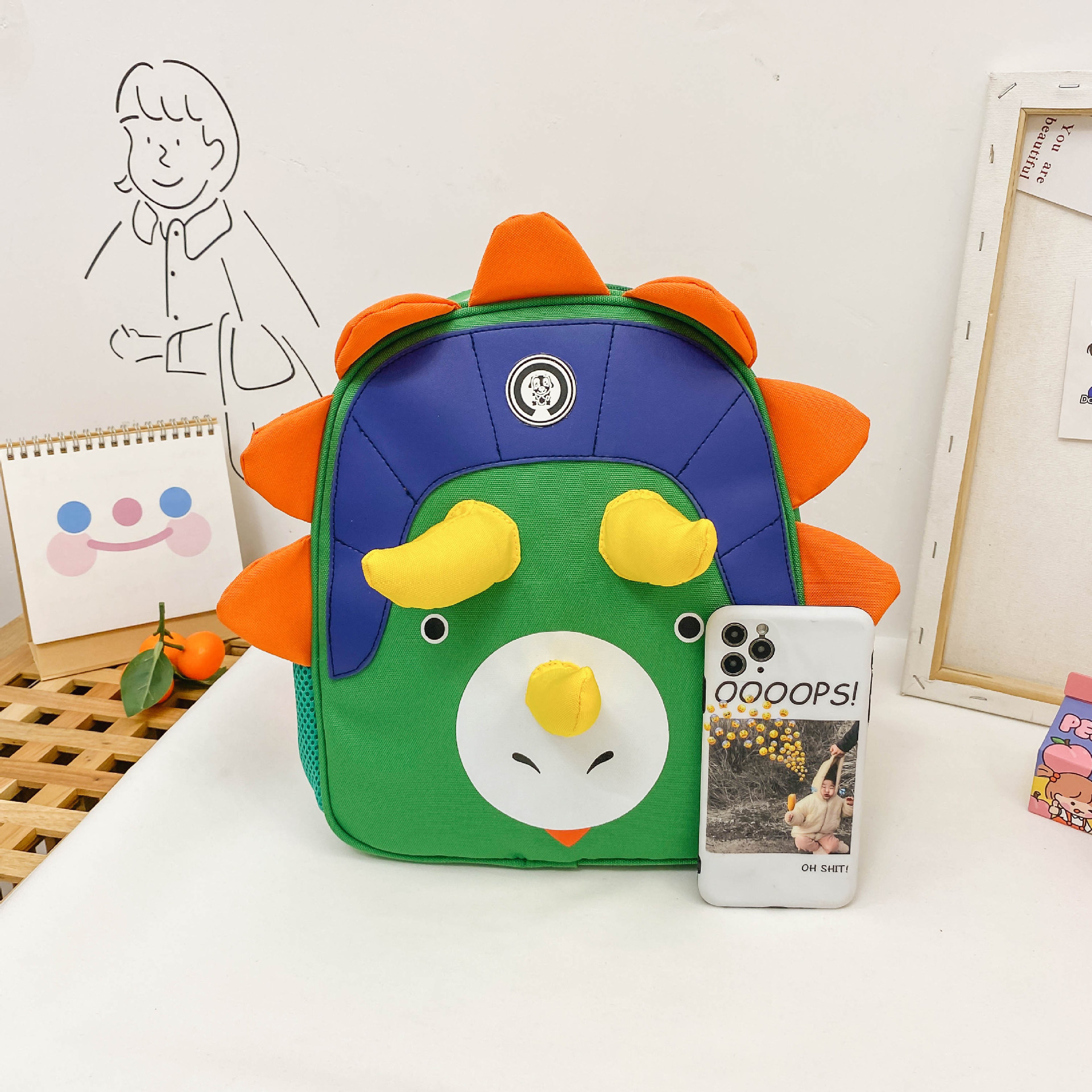 Lucky Little Pig's new student bag, children's triangular dinosaur backpack, kindergarten school bag, anti-wandering and cute children's bag details Picture