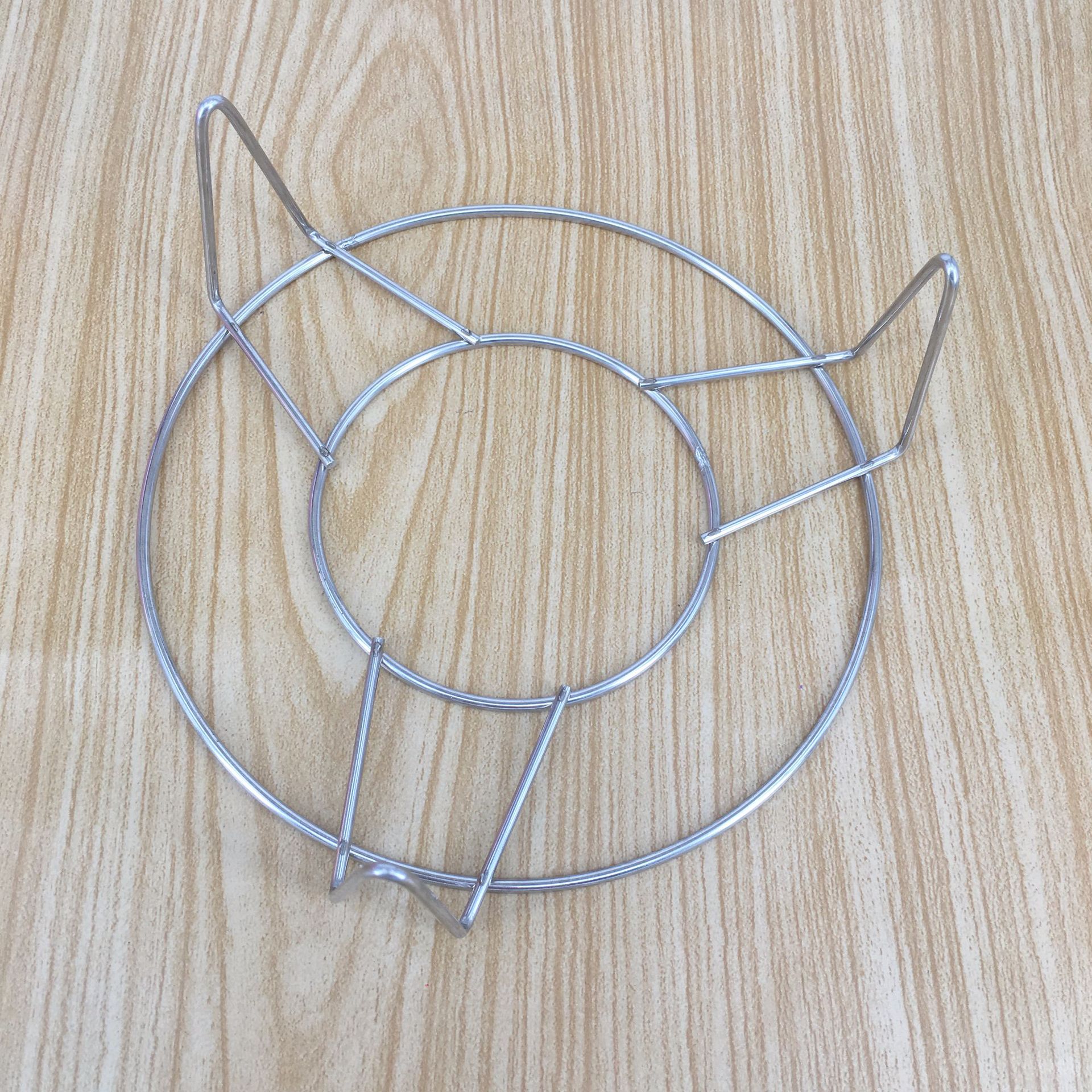 Factory direct sales: 14-legged multi-purpose steaming rack, small steaming rack, galvanized steaming rack, pan and pot rack Application Scenario