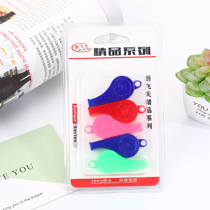 Sports goods, plastic whistles, children's toys, colorful cheering and encouragement, referee ok whistles. Good supply at the two-yuan store