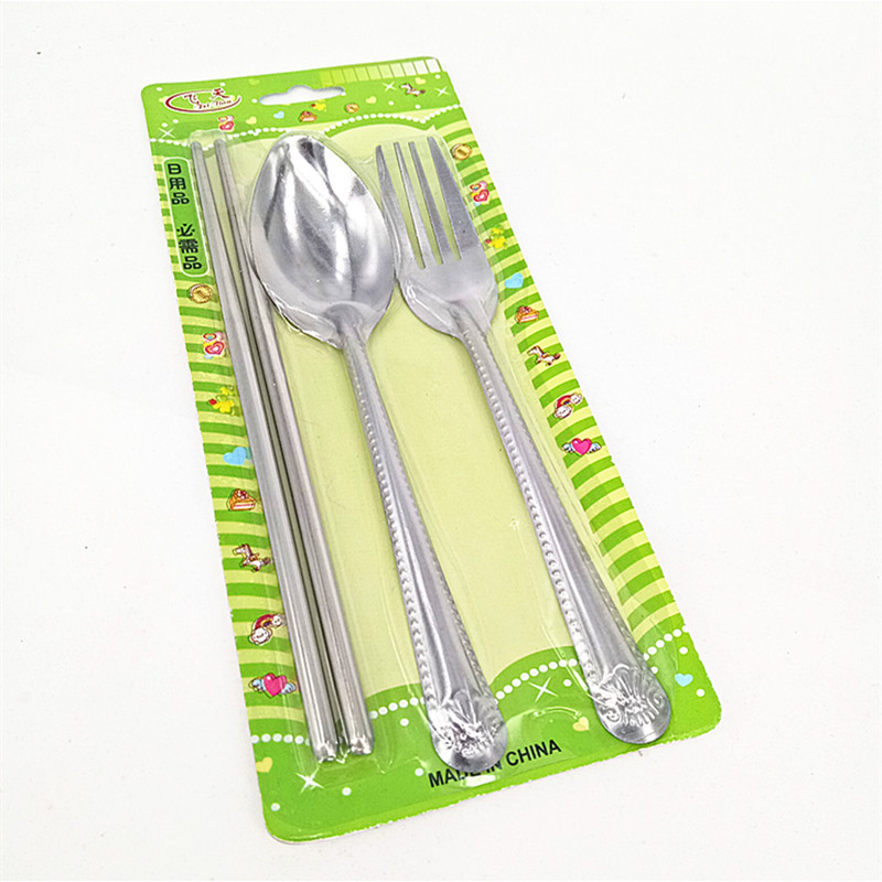 Stainless steel spoon, fork and chopstick sets are sold directly by the manufacturer in Yiwu at a price of two yuan
