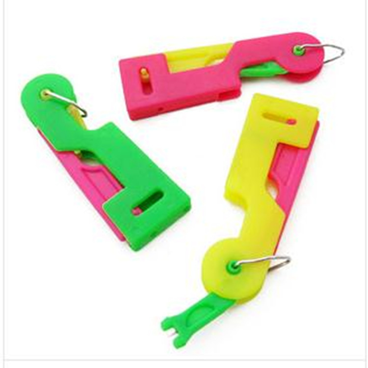 引线器批发 塑料手柄快速穿针器 老人自动穿线器 生活用品