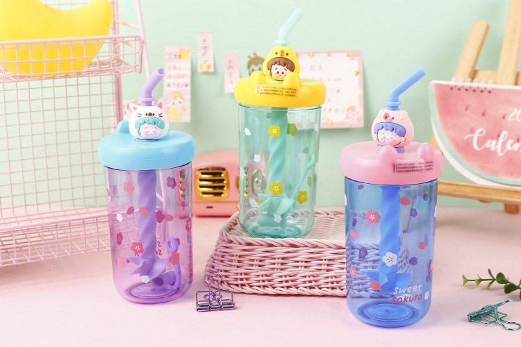 Stirring straw, shaking trend, Harajuku cartoon, ins, fashionable and cute, portable plastic girl, casual forest-style water cup full figure