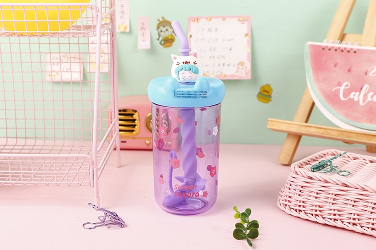 Stirring straw, shaking trend, Harajuku cartoon, ins, fashionable and cute, portable plastic girl, casual forest-style water cup Specification drawing