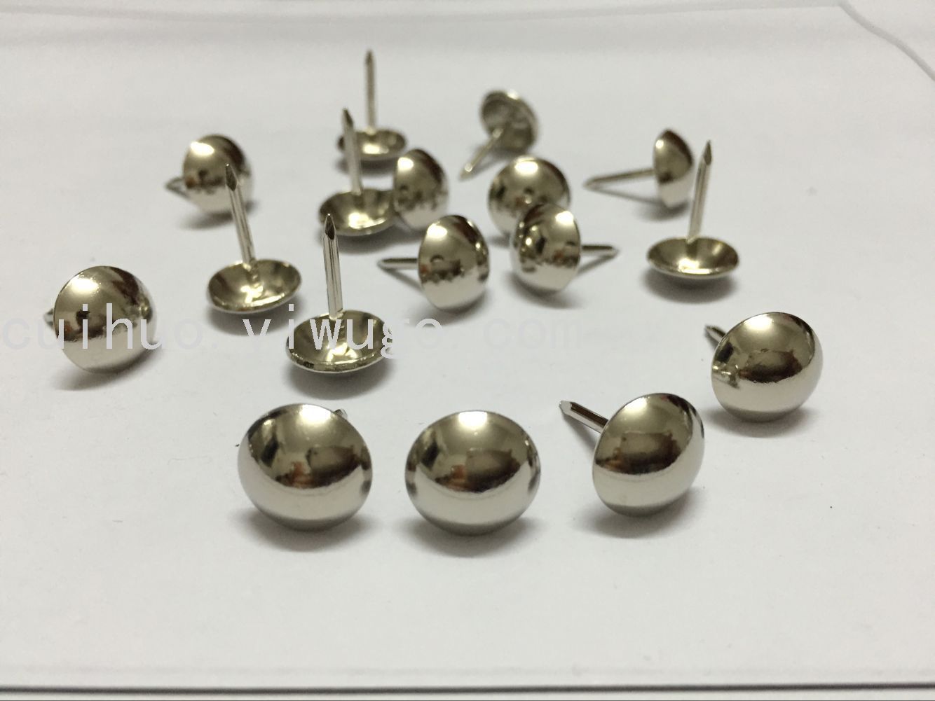 Soft hard wrap clavos de espuma clavos de cobre clavos antiguos clavos decorativos clavos de puerta clavos de sofá clavos de cabeza redonda clavos de cabeza grande clavos de sauce clavos de tambor Item Picture