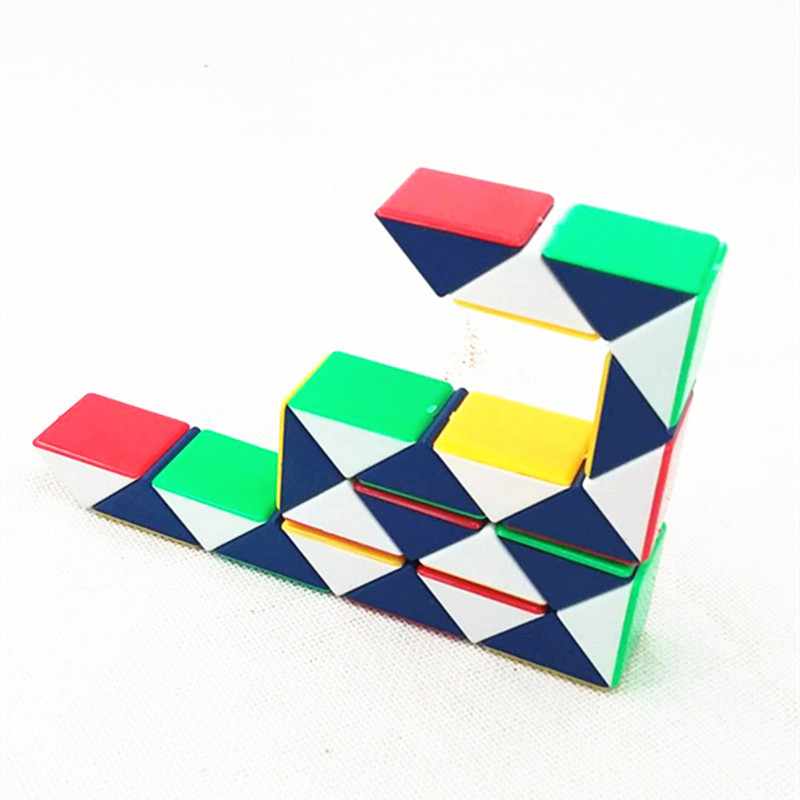 Factory direct sales of 24-section intelligence magic ruler, freely play with magic ruler, low price wholesale, one or two yuan supply Application Scenario