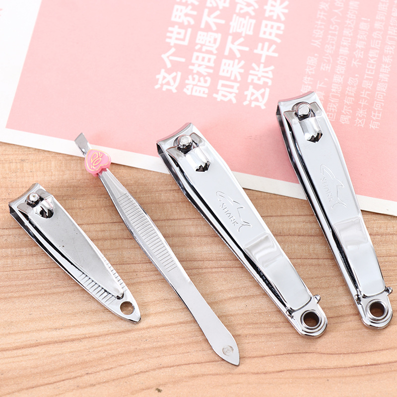 Factory direct sale: Bianxu 0340 stainless steel nail care set, nail clippers and tweezers 2-piece combination set Specification image