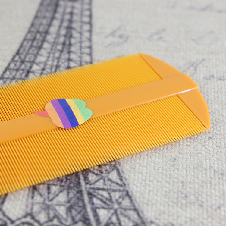 Factory direct sales of closely-toothed combs, double-sided apple combs and lice combs, wholesale for one or two yuan Specification image
