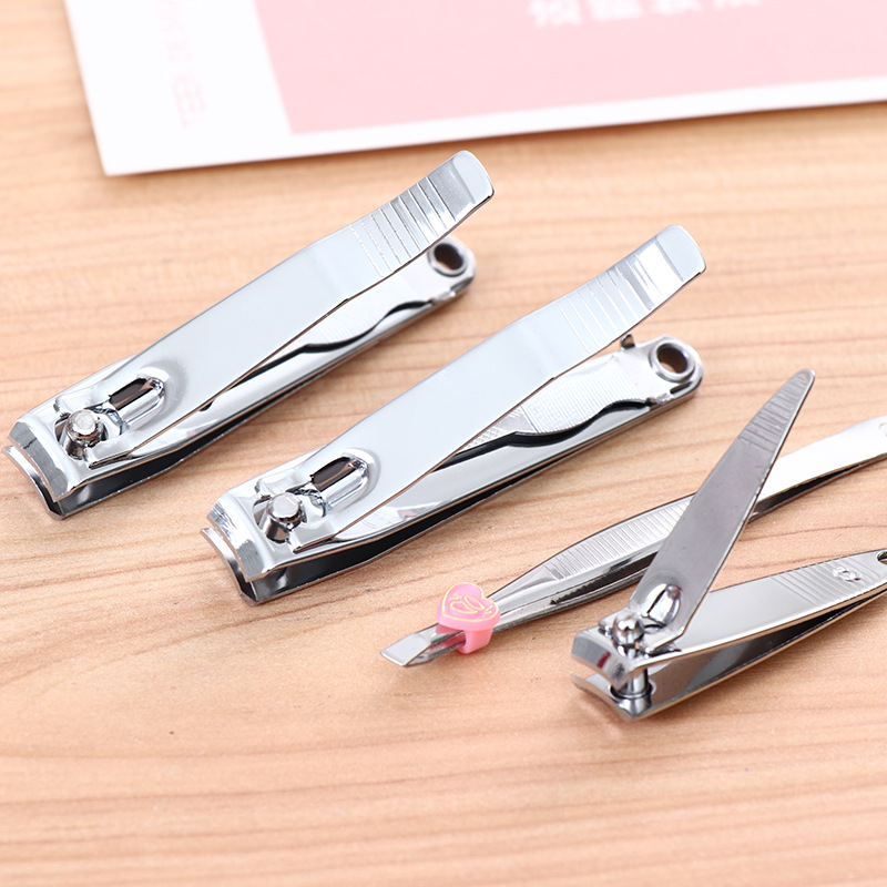 Factory direct sale: Bianxu 0340 stainless steel nail care set, nail clippers and tweezers 2-piece combination set Application Scenario