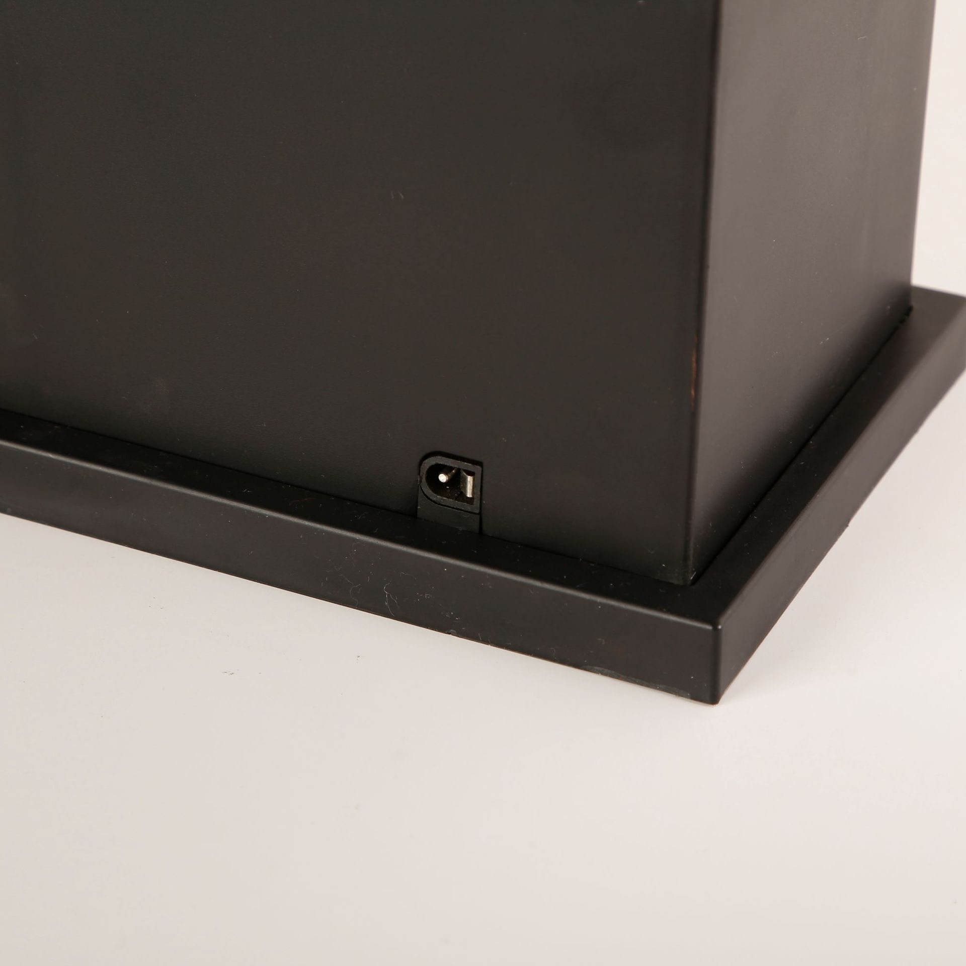 The new black matte simulation LED charcoal flame light is a fashionable and creative bar atmosphere decoration night light and fireplace light Application Scenario
