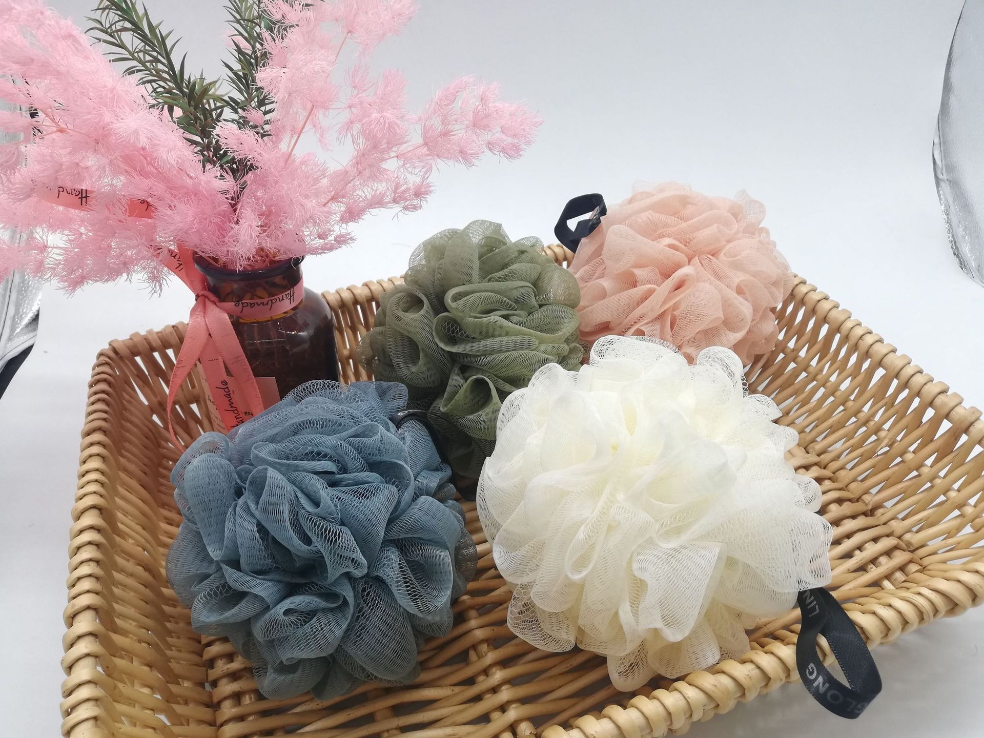 Factory direct sales of plain bath flowers, back scrubbing bath balls, bath scrubs, bath sponges, soft foam, bath flowers