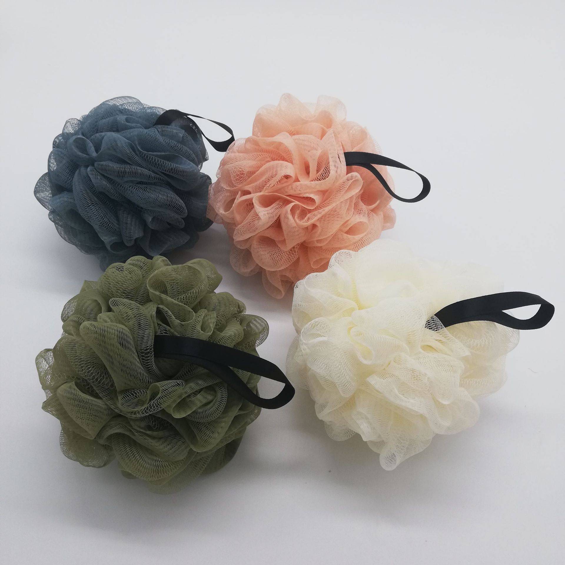 Factory direct sales of plain bath flowers, back scrubbing bath balls, bath scrubs, bath sponges, soft foam, bath flowers Specification image