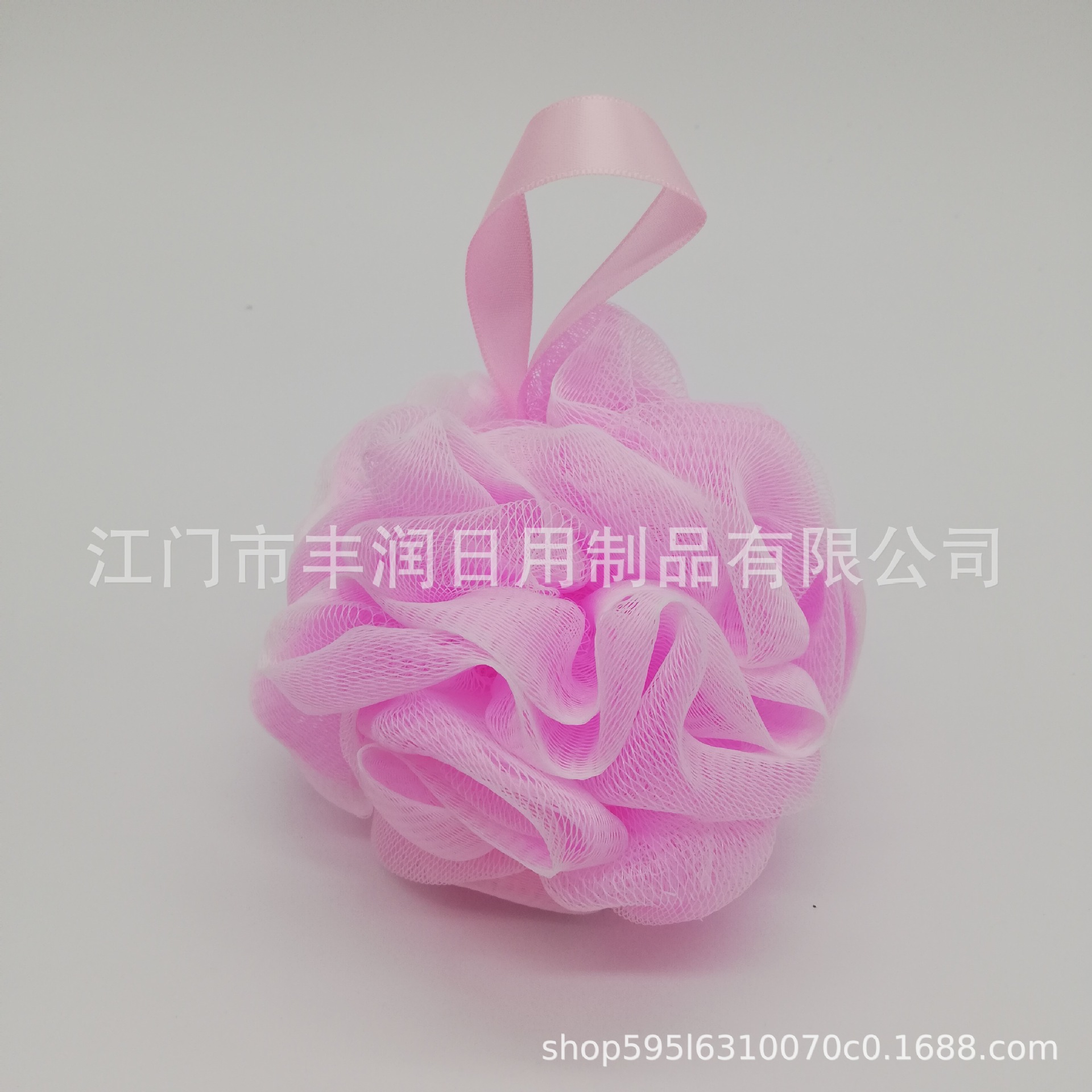 Two-color bath balls, color-matched bath balls, bath flower foaming net, super soft fine net bath flower, household back rubbing bath products Application Scenario