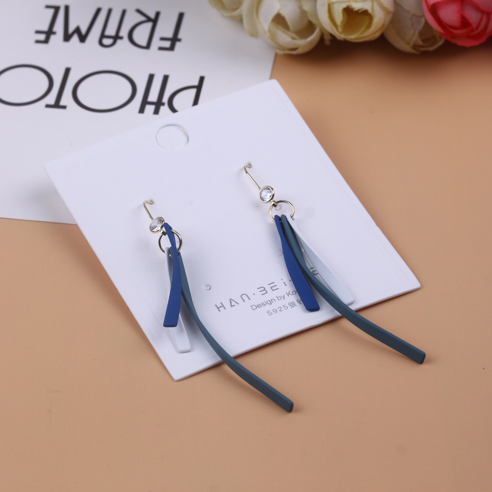 Boutique accessories S925 Silver Needle anti-allergy and color-preserving tassel earrings, elegant internet-famous earrings, internet-famous stud earrings details Picture