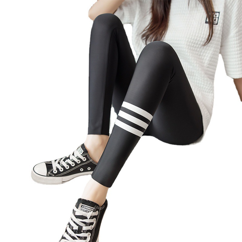 牛仔白底实物图