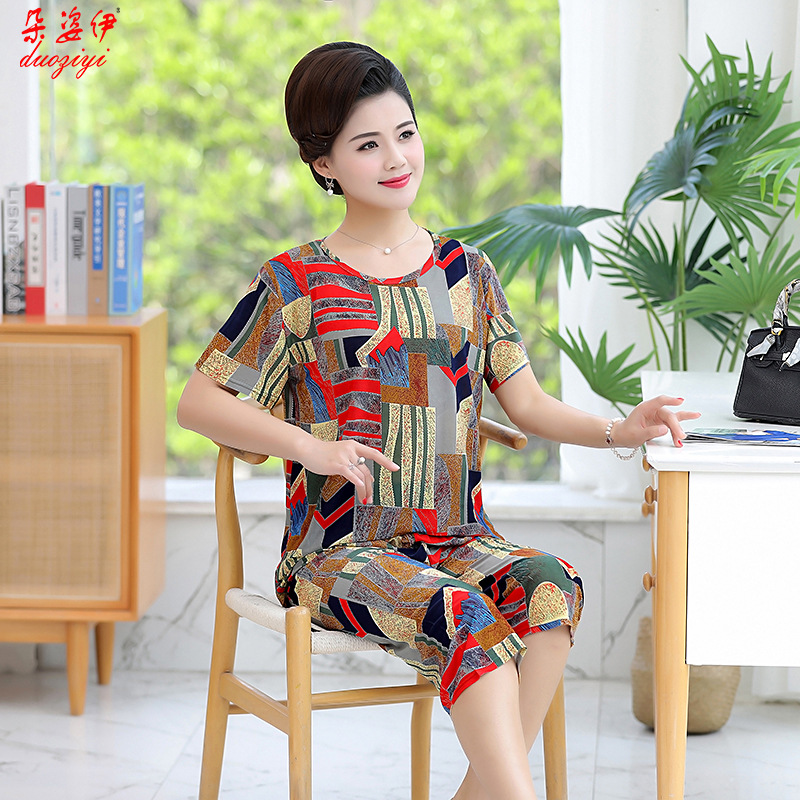 Summer middle-aged and elderly casual set top + pants Ice Silk Mom dress two-piece large-sized women's short-sleeved set manufacturer details Picture