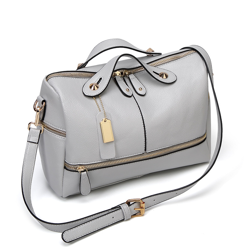 The 2021 new Boston women's handbag for autumn and winter in Europe and America, with a top layer, crossbody and single-shoulder pillow bag Item Picture