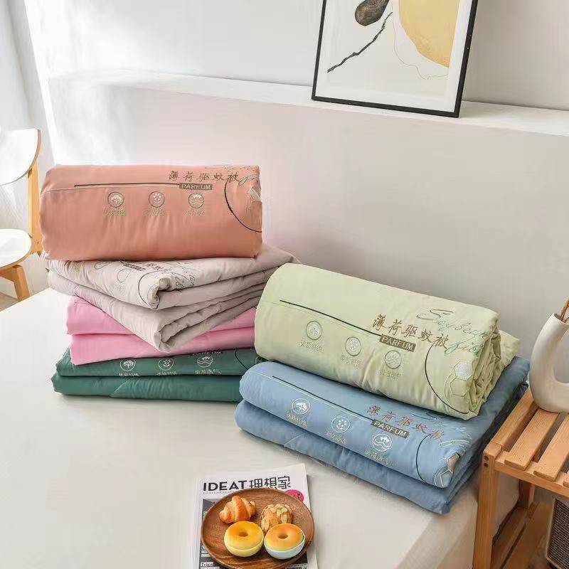 Summer solid color mint air conditioner quilt, summer cooling quilt, spring and autumn thin style washable, summer quilt core Item Picture