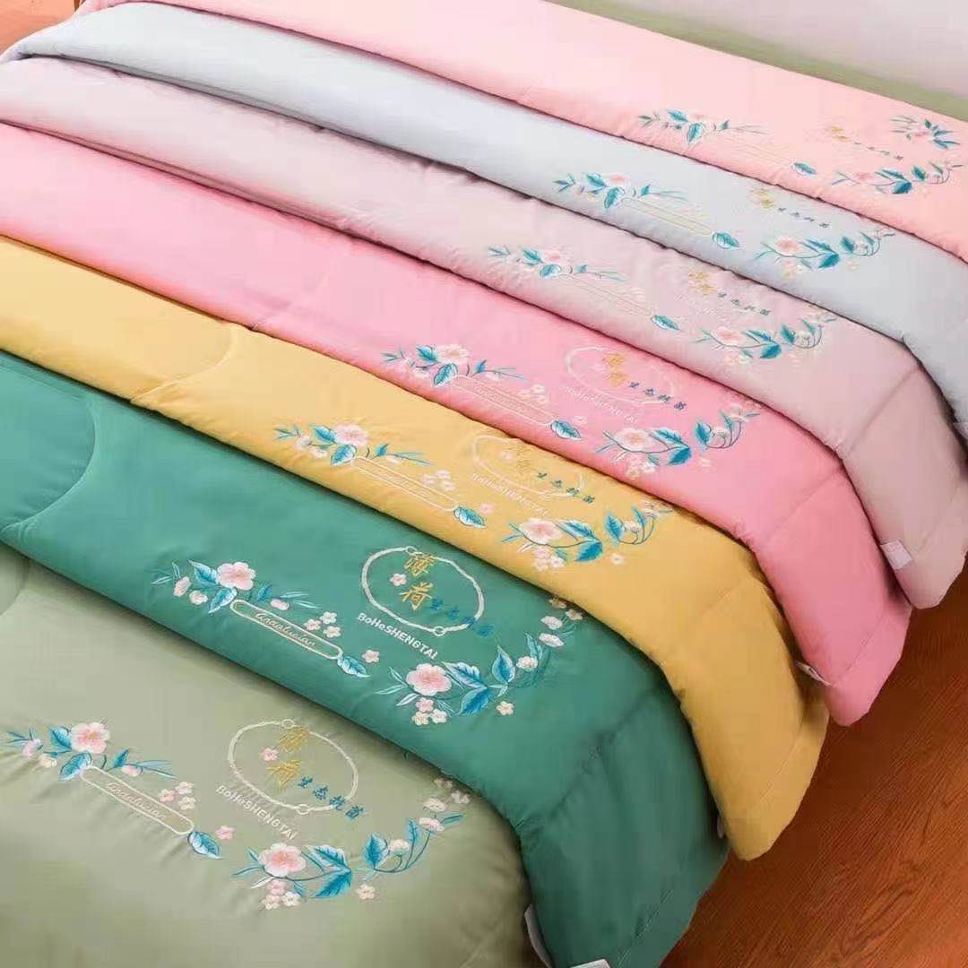 Summer solid color mint air conditioner quilt, summer cooling quilt, spring and autumn thin style washable, summer quilt core details Picture
