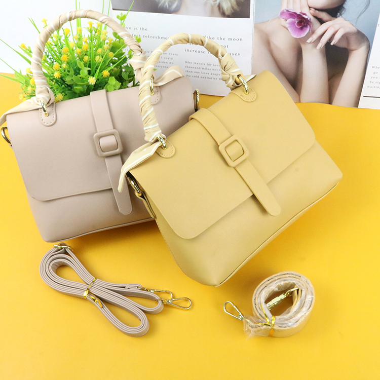 Yiding Bag Industry's trendy women's bag 6999 new Korean-style fashionable crossbody bag, single-shoulder soft leather simple hand-held small bag