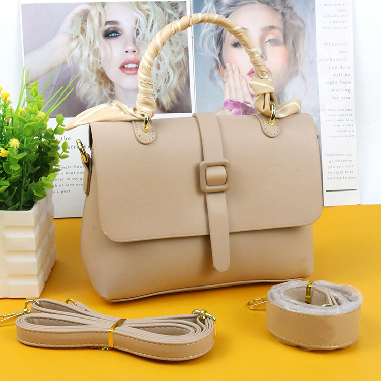 Yiding Bag Industry's trendy women's bag 6999 new Korean-style fashionable crossbody bag, single-shoulder soft leather simple hand-held small bag Item Picture