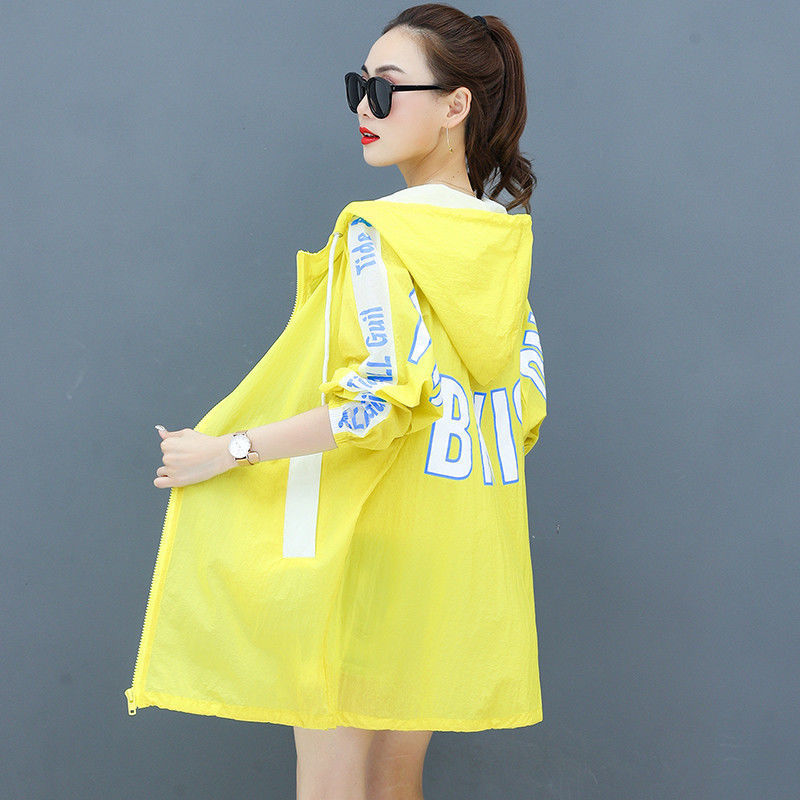 The new summer 2021 sun-protective clothing for women, mid-length windbreaker, Korean-style loose and breathable large-sized sun-protective clothing, and light jacket are trendy