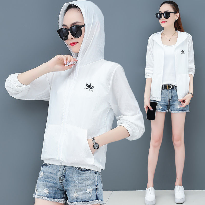 Hooded sun-protective clothing for women in summer, short, loose and thin sun-protective clothing, women's UV-protective ice silk sun-protective clothing for women in summer Application Scenario
