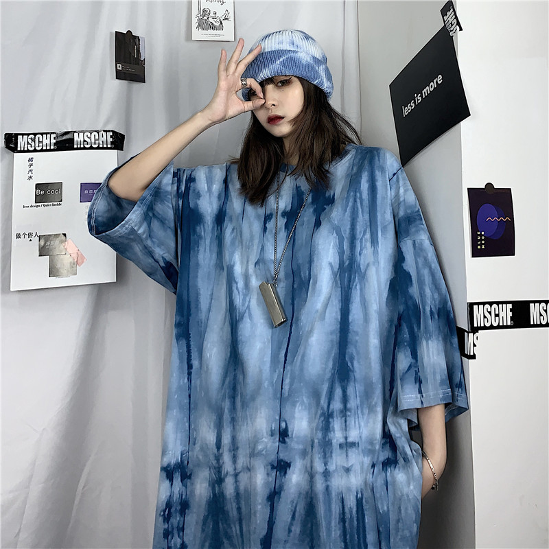 The 2021 Spring/Summer new ins trend dark style irregular ink-wash tie-dye printed loose short-sleeved T-shirt is in stock details Picture